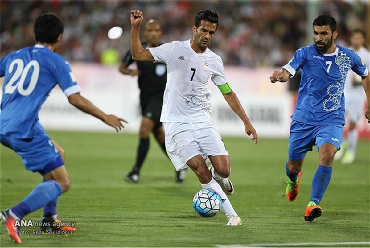 کری خوانی مسعود شجاعی برای همگروهان ایران در جام جهانی ۲۰۱۸