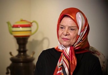 اشتباه کردم دخترم را وارد بازیگری کردم!

