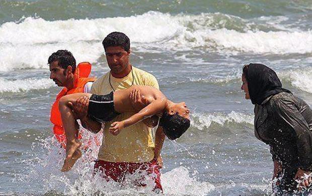 نجات بیش از چهار هزار نفر از غرق شدن در دریای مازندران