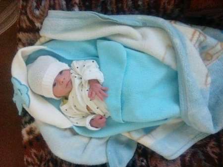 نوزاد رها شده در مسیر تبریز - اهر به شیرخوارگاه سپرده شد
