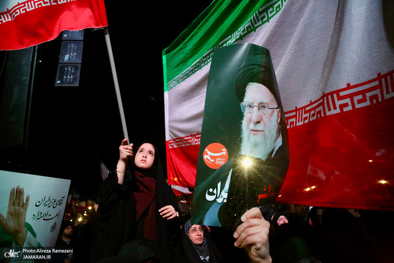 تجمع مردمی در میدان انقلاب اسلامی تهران