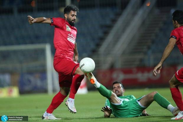 بازیکن پرسپولیس یکشنبه راهی قطر می شود

