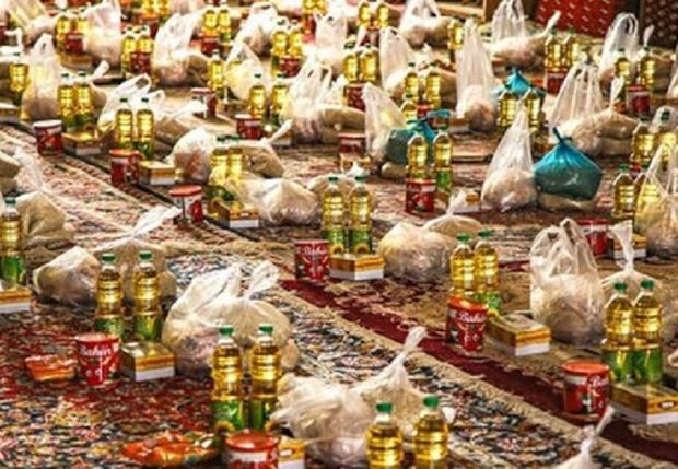 ۸۰۰ بسته معیشتی متبرک آستان قدس رضوی در دشتی توزیع شد