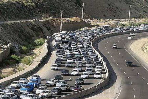 تردد در محورهای مواصلاتی شرق تهران پر حجم است