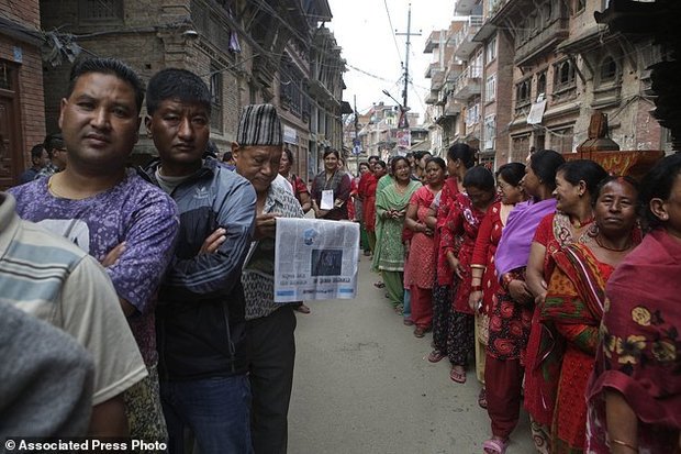نپالی‌ها پس از ۲۰ سال پای صندوق‌های رای رفتند