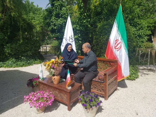 همکاری پژوهشکده گل با سازمان پارکهای اصفهان آغاز شد