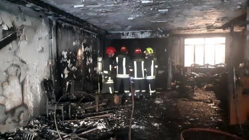 نجات ۶ نفر در آتش‌سوزی ساختمان چهار طبقه در مشهد