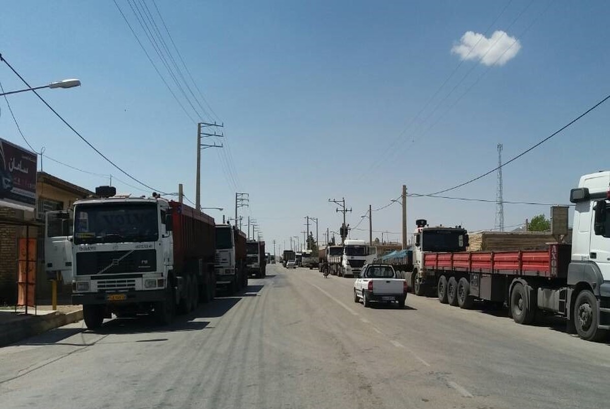 راننده کامیون ها در سکوت خبری اعتراض کردند+ تصاویر