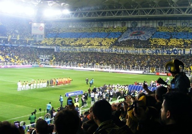 حمله به هواداران تیم آزمون در استانبول از سوی سفارت روسیه
