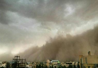 توفان در یزد 10 مصدوم برجا گذاشت