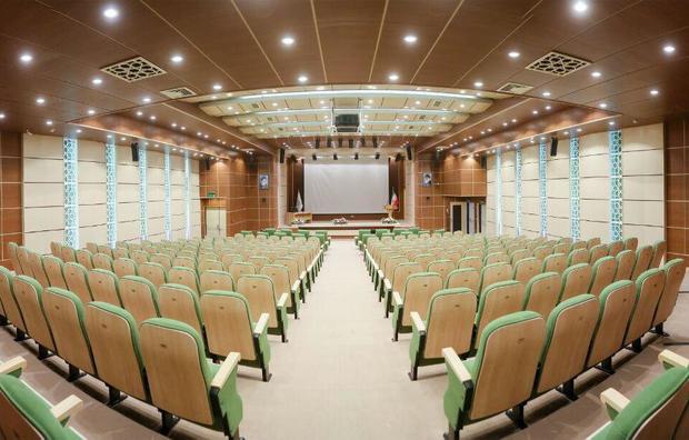220 صندلی به ظرفیت سینماهای  قم افزوده شد