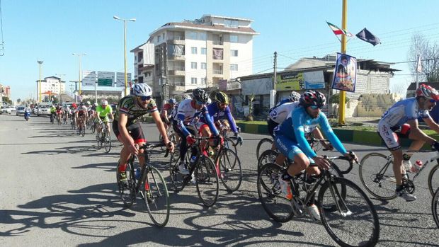 مسابقات دوچرخه سواری شمال کشور در تنکابن برگزار شد