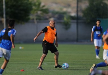 تشویق جباری در روزی که منصوریان تأخیر داشت