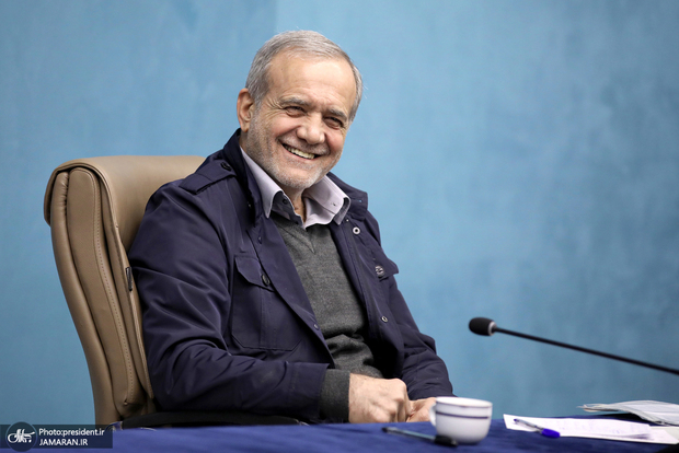 عطریانفر: شورای نگهبان پزشکیان را رد صلاحیت کرد؛ با تایید رهبر انقلاب وارد انتخابات شد