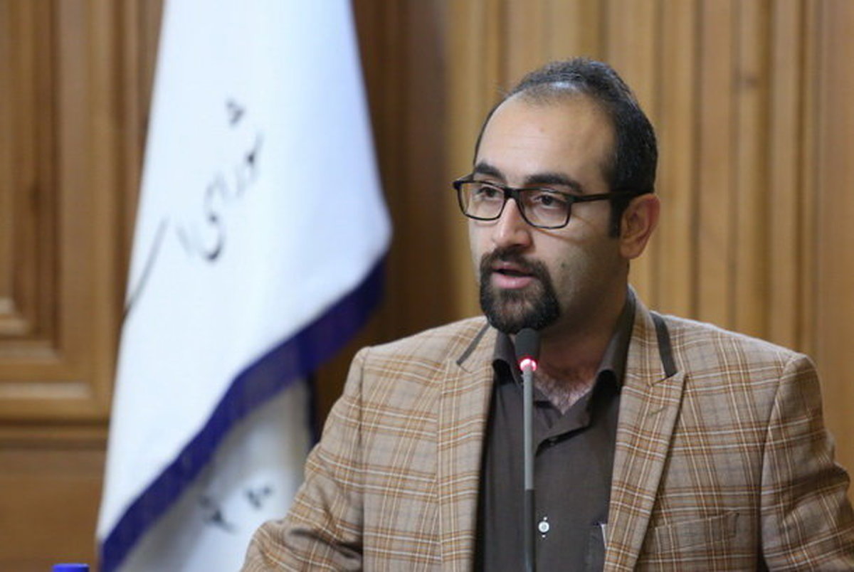 انتقاد عضو شورای شهر به ساخت و ساز شهرداری در حریم میدان "مشق"