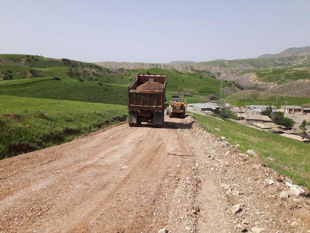 بازسازی 11 کیلومتر ازجاده های مزارع در مناطق سیل زده اشنویه