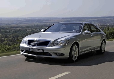 معرفی مرسدس بنز S500 و مقایسه با ب ام و 320i سدان + تصاویر و مشخصات فنی
