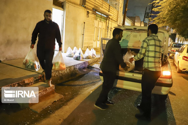 ۱۵۰ بسته مواد غذایی به مناسبت نیمه شعبان در شاهین‌دژ توزیع شد