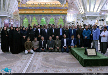 تجدید میثاق فرماندار و جمعی از کارکنان شهرقدس با آرمان های حضرت امام(س)