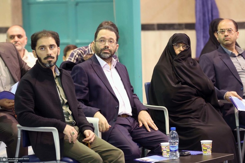 مراسم رونمایی از کتاب کارگزار صدیق در حسینیه جماران