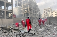 تلاش امدادگران هلال احمر برای امدادرسانی و کمک به هموطنان متأر از حملات هوایی رژیم صهیونیستی و آمریکا در میدان رسالت (10)