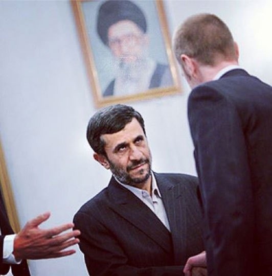 «اخم احمدی نژاد» تقلبی است + عکس