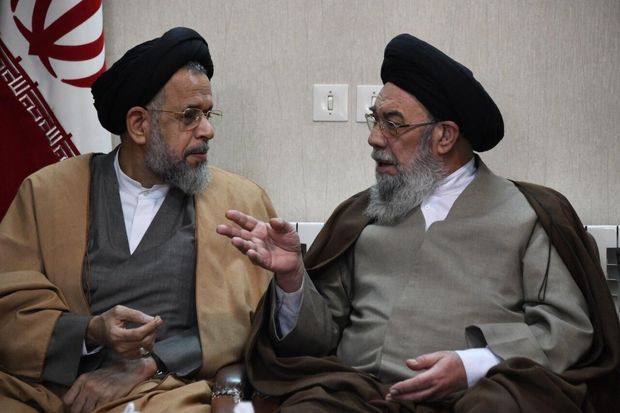 وزیر اطلاعات با امام جمعه اصفهان دیدار کرد