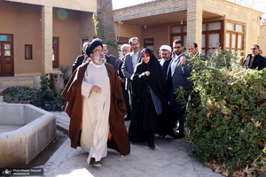 بازدید زهرا بهروزآذر، معاون رئیس جمهور از بیت تاریخی امام در خمین