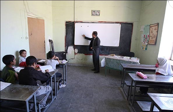 نارضایتی از تقلیل ساعت کاری معلمان