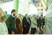ادای احترام جمعی از شورای روحانیت اهل سنت نسبت به امام راحل