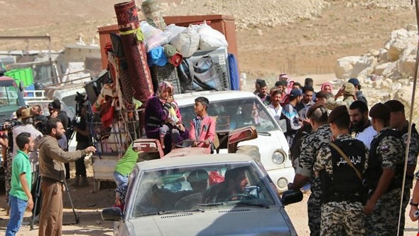 بازگشت هزار پناهنده سوری از لبنان به سوریه و 100هزار آواره به غوطه شرقی