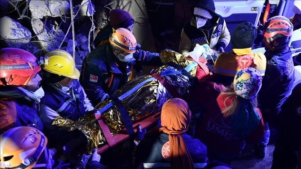 معجزه نجات یک زن از زیر آوار در ترکیه پس از 177 ساعت/ شمار جانباختگان در ترکیه به 32 هزار نفر نزدیک شد