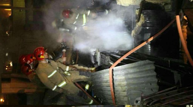 آتش سوزی کارگاه نجاری در تهران مهارشد