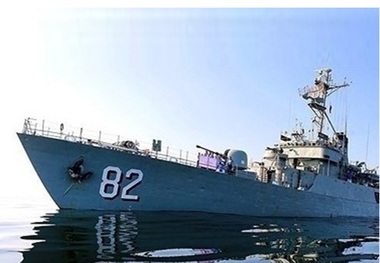 هشدار ناو موشک انداز ارتش ایران به ناو آمریکایی در خلیج فارس