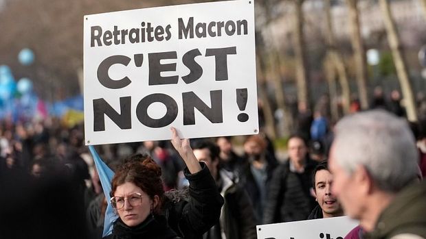 اتحادیه‌های کارگری فرانسه تهدید به تعطیلی کشور کرد