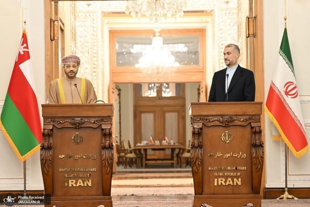 عمان برای حفظ خطوط ارتباطی میان ایران و آمریکا تلاش می کند/ جنگ غزه دیدار علی باقری و طرف آمریکایی را کنسل کرد/ مسقط میان تهران و منامه میانجی گری می کند