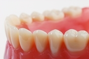 ۱۰ ماده غذایی نابود کننده دندان را بشناسید