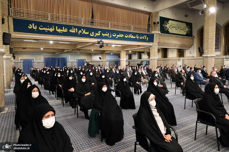 دیدار جمعی از پرستاران و خانواده‌ شهدای مدافع سلامت با رهبر معظم انقلاب