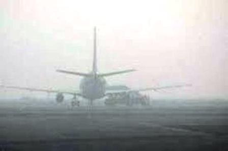 لغو 2 پرواز فرودگاه آبادان و اختلال در چند پرواز اهواز به دلیل گرد و غبار