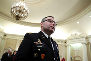 افسری که علیه ترامپ شهادت داد از ارتش استعفا می دهد