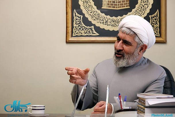 ذلیل بودن انسان، زورگویی و شرک را رواج می دهد/ با تاریخ تا مرز بیگانگی فاصله داریم