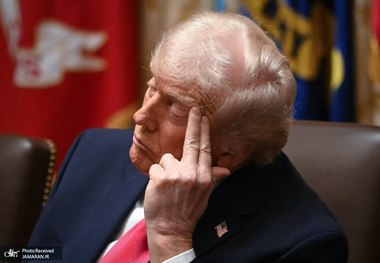 ترامپ دلیل چرت زدنش در جلسات کابینه را اعلام کرد! + عکس