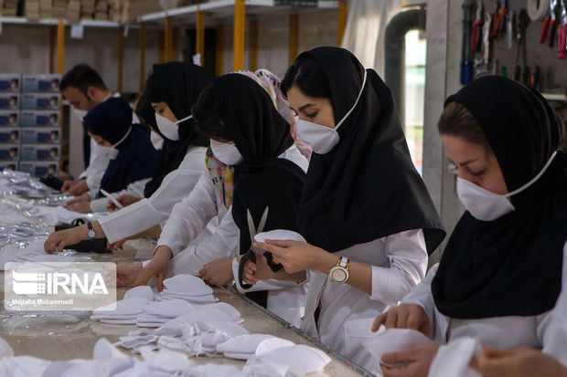 معین اقتصادی شهر مشهد روزانه ۵۰ هزار عدد ماسک تولید می‌کند