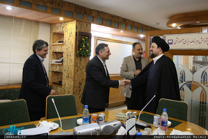 نشست بررسی «جایگاه اخلاق در ساحت های تربیت دانش آموزی با نگاهی به اندیشه تربیتی حضرت امام»