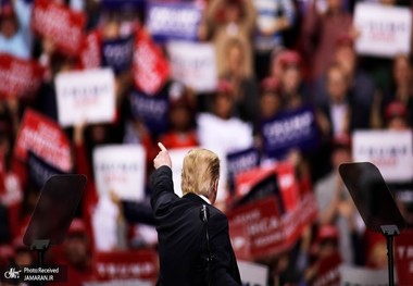 ترامپ این گونه مشغول نابود کردن دموکراسی در آمریکا است/ نکاتی که حتی آمریکایی‌ها هم متوجه آنها نیستند/ «پس‌رفت دموکراتیک» در ایالات متحده در حال وقوع است