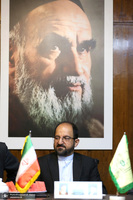 نشست هم اندیشی با ناشران عرب زبان در حسینیه جماران