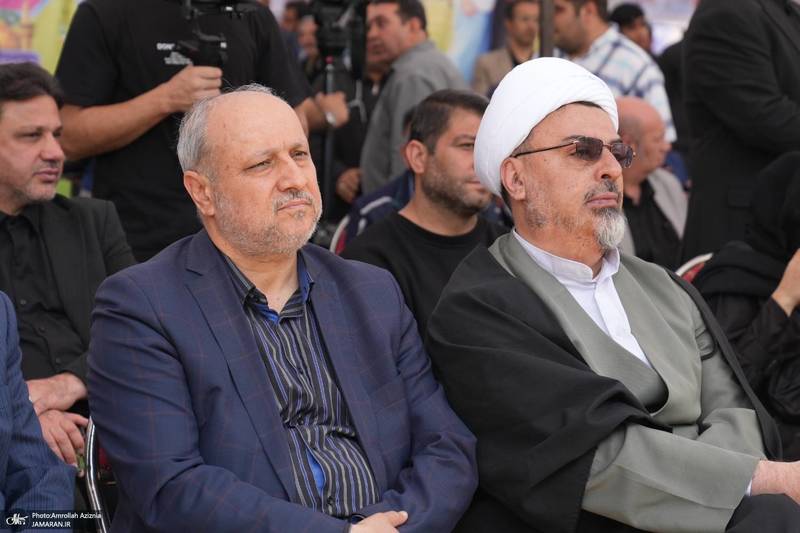 حضور وزیر ورزش در قطعه ۴۲ بهشت زهرا (س)