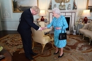 چالش نخست وزیر انگلیس با ملکه: وقتی بوریس جانسون حاضر به استعفا نیست