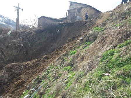 هشدار نسبت به تشدید رانش زمین در روستای زرآباد قزوین