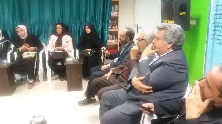 نشست ادبی شعر انقلاب به مناسبت هفته هنر انقلاب اسلامی در بیرجند برگزار شد